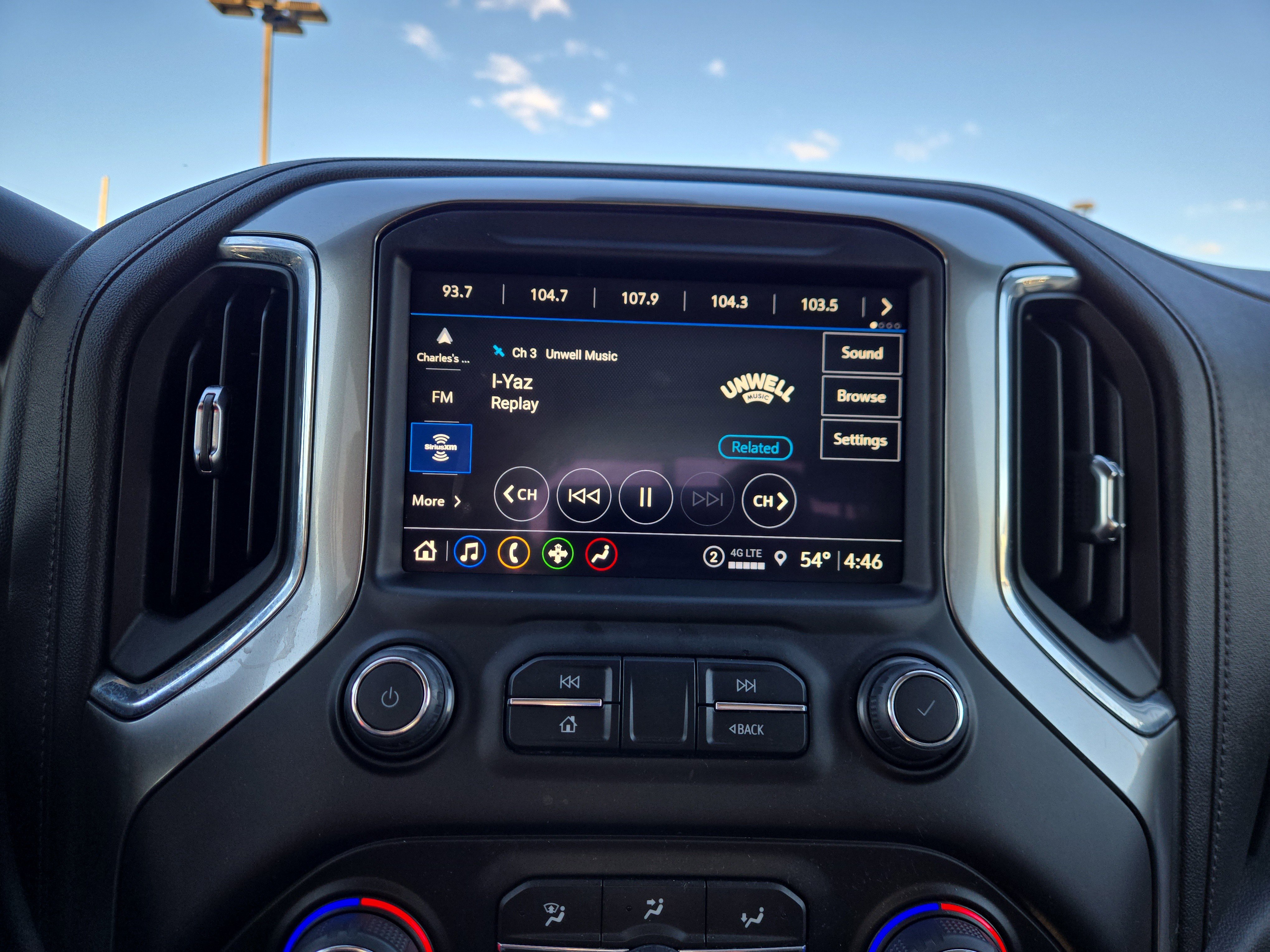 Used 2022 Chevrolet Silverado 1500 LT w/ Z71 Off-Road Package image 25