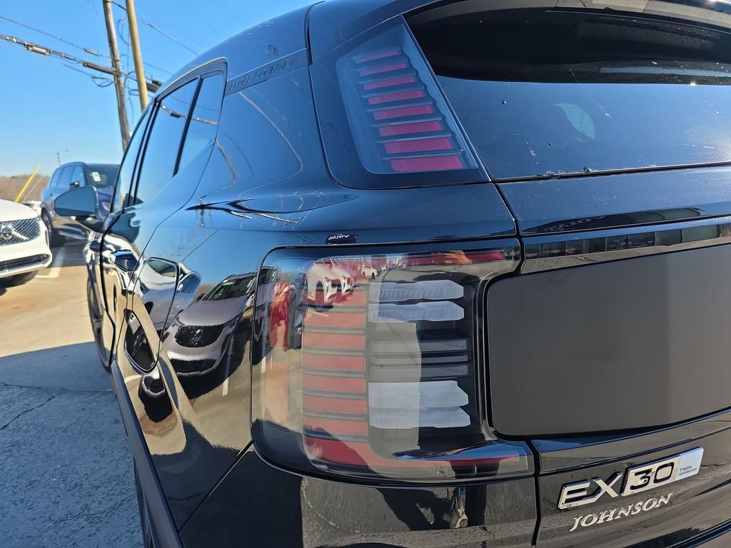 New 2026 Volvo EX30 Cross Country Ultra w/ Protection Package Premier image 44