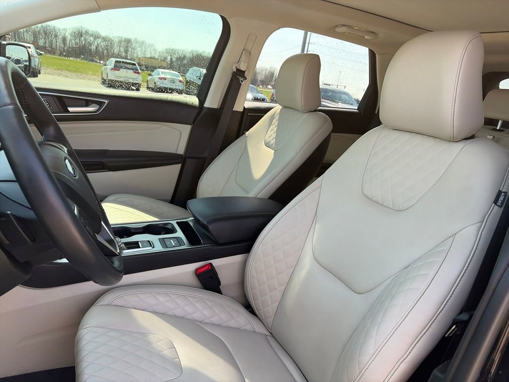 Used 2023 Ford Edge Titanium w/ Class II Trailer Tow Package AWD/4WD image 20