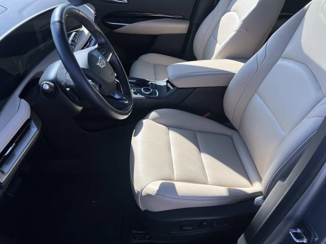 Certified 2024 Cadillac XT4 Luxury w/ Cold Weather Package AWD/4WD image 15