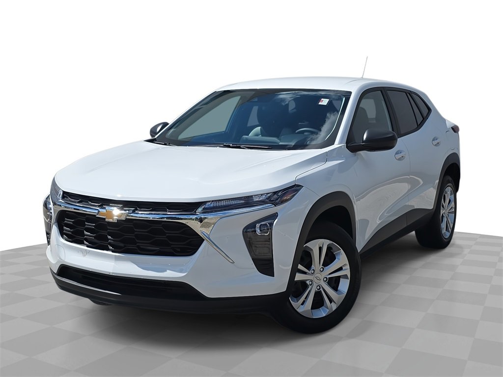 Used 2025 Chevrolet Trax LS video 1