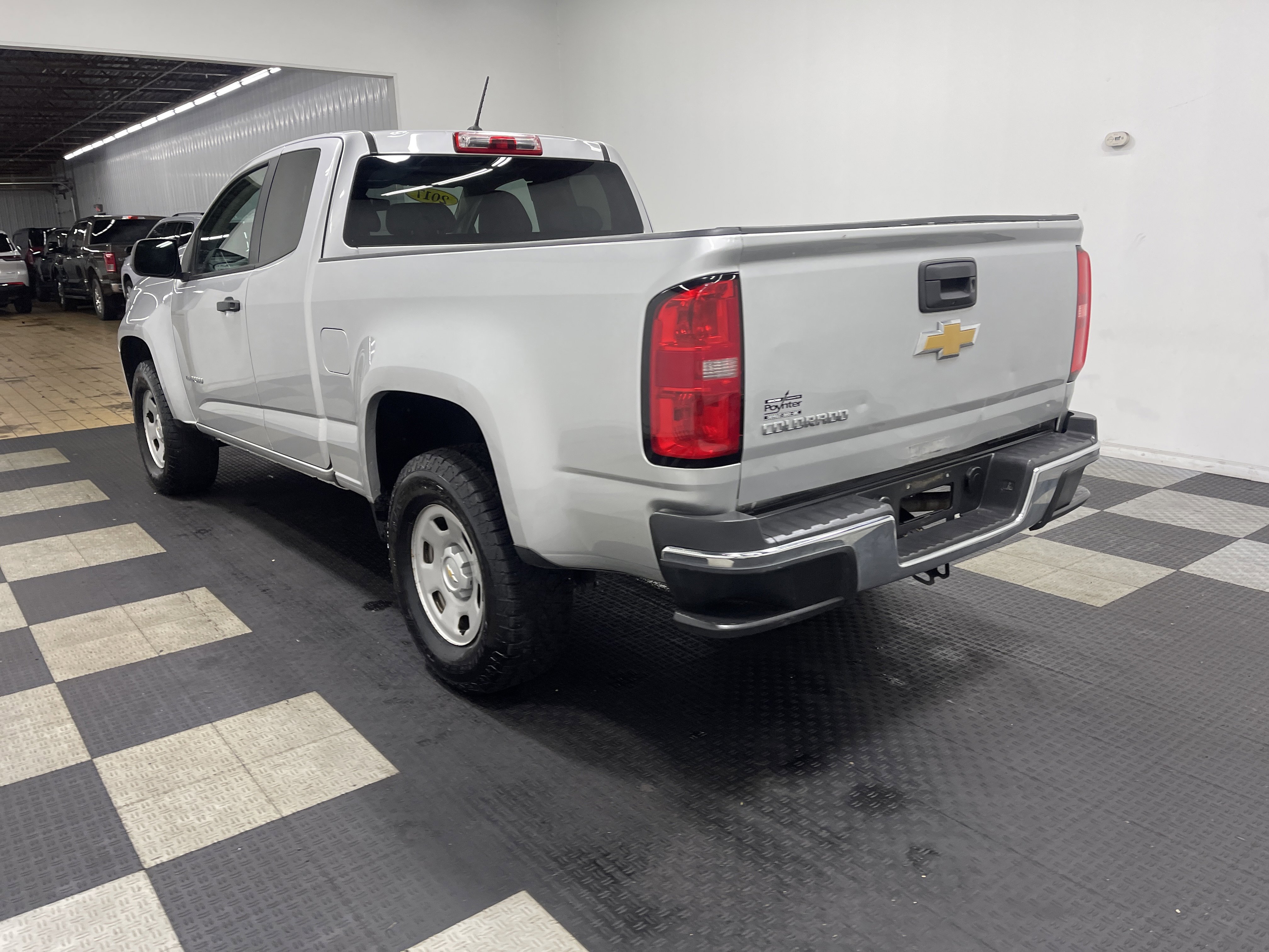 Used 2017 Chevrolet Colorado W/T RWD image 2