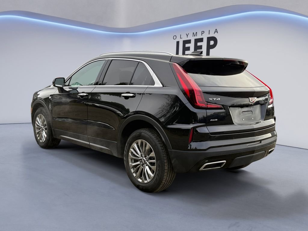 Used 2024 Cadillac XT4 Premium Luxury image 3