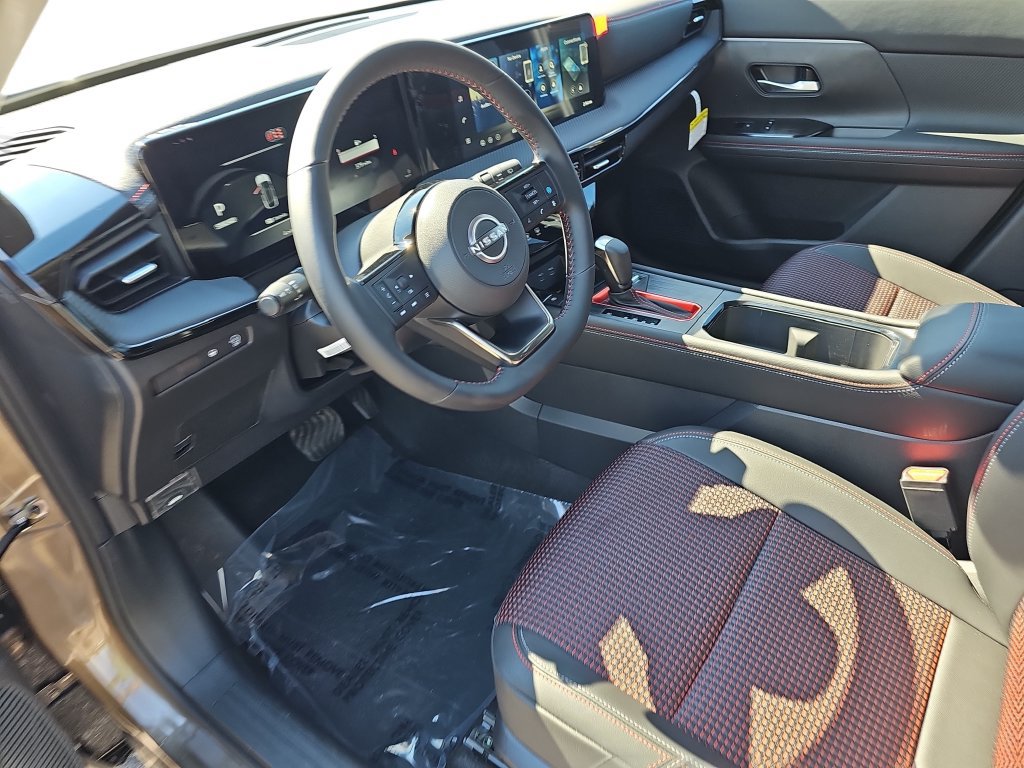 New 2027 Nissan Kicks SR w/ Cold Weather Package FWD image 16