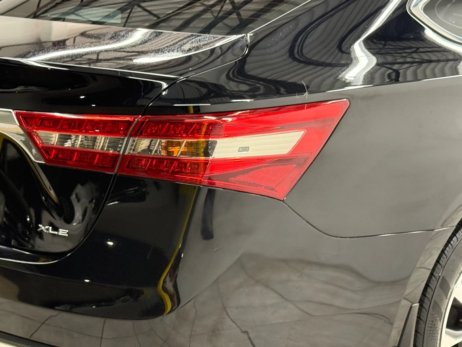 Used 2018 Toyota Avalon XLE Premium FWD image 10