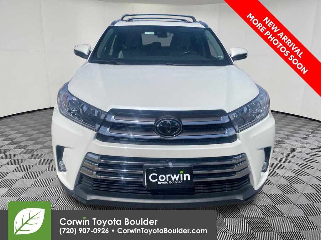 Used 2018 Toyota Highlander Limited Platinum AWD/4WD image 2