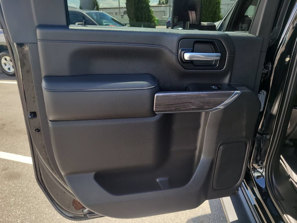 Used 2020 Chevrolet Silverado 2500 LTZ w/ LTZ Plus Package AWD/4WD image 11