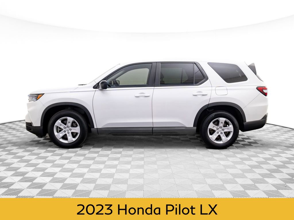 Used 2023 Honda Pilot LX image 2
