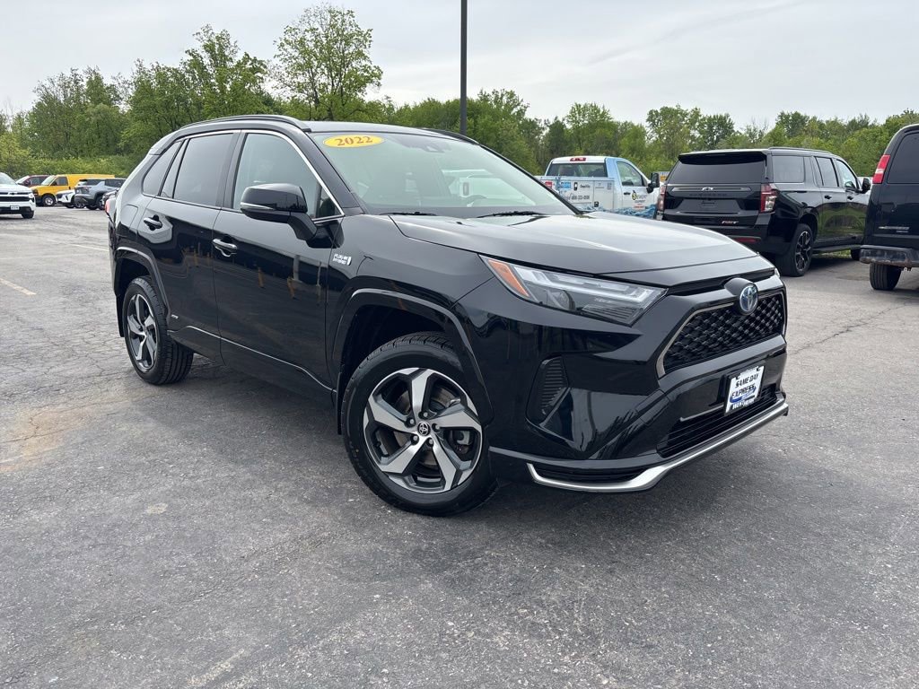 Used 2022 Toyota RAV4 SE w/ Weather & Moonroof Package