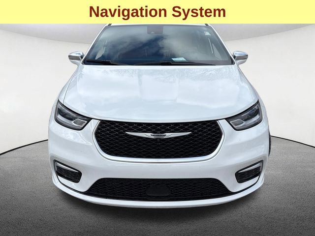 Used 2024 Chrysler Pacifica Pinnacle FWD image 4