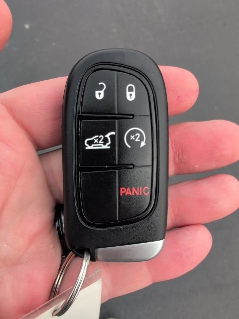 Used 2019 Jeep Cherokee Limited image 34