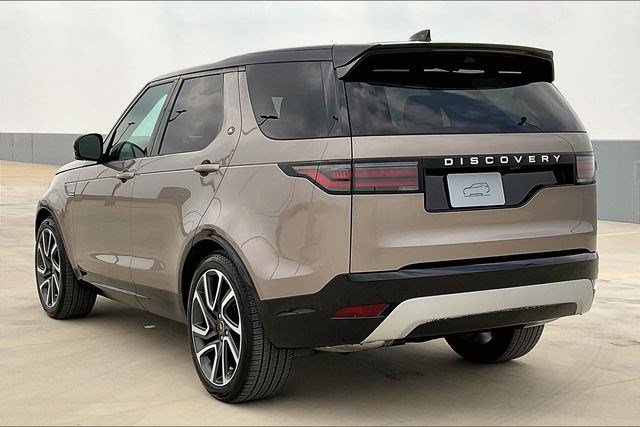 Used 2025 Land Rover Discovery Metropolitan Edition AWD/4WD image 3