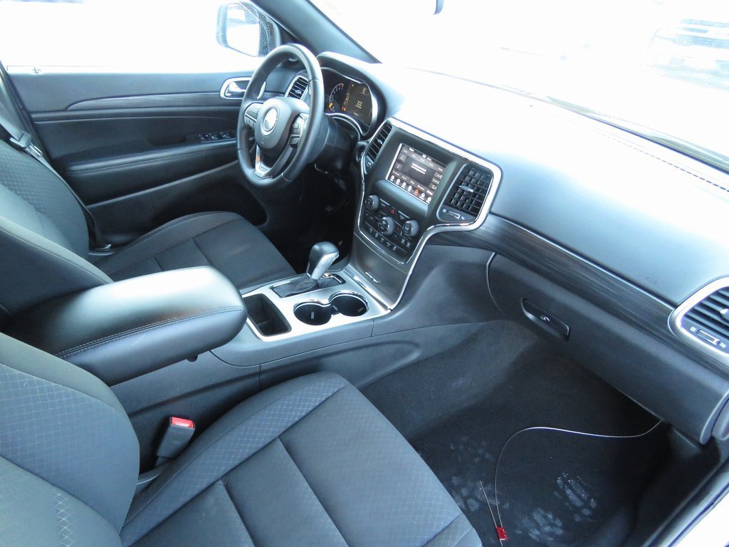Used 2019 Jeep Grand Cherokee Laredo image 14