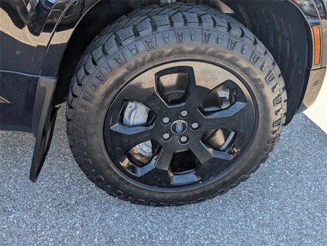 Used 2023 Land Rover Defender 110 X-Dynamic SE image 14