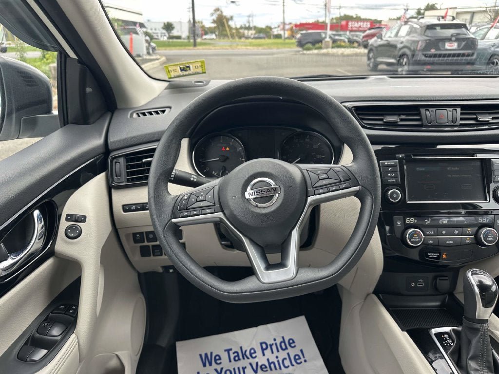 Used 2020 Nissan Rogue Sport SV AWD/4WD image 10