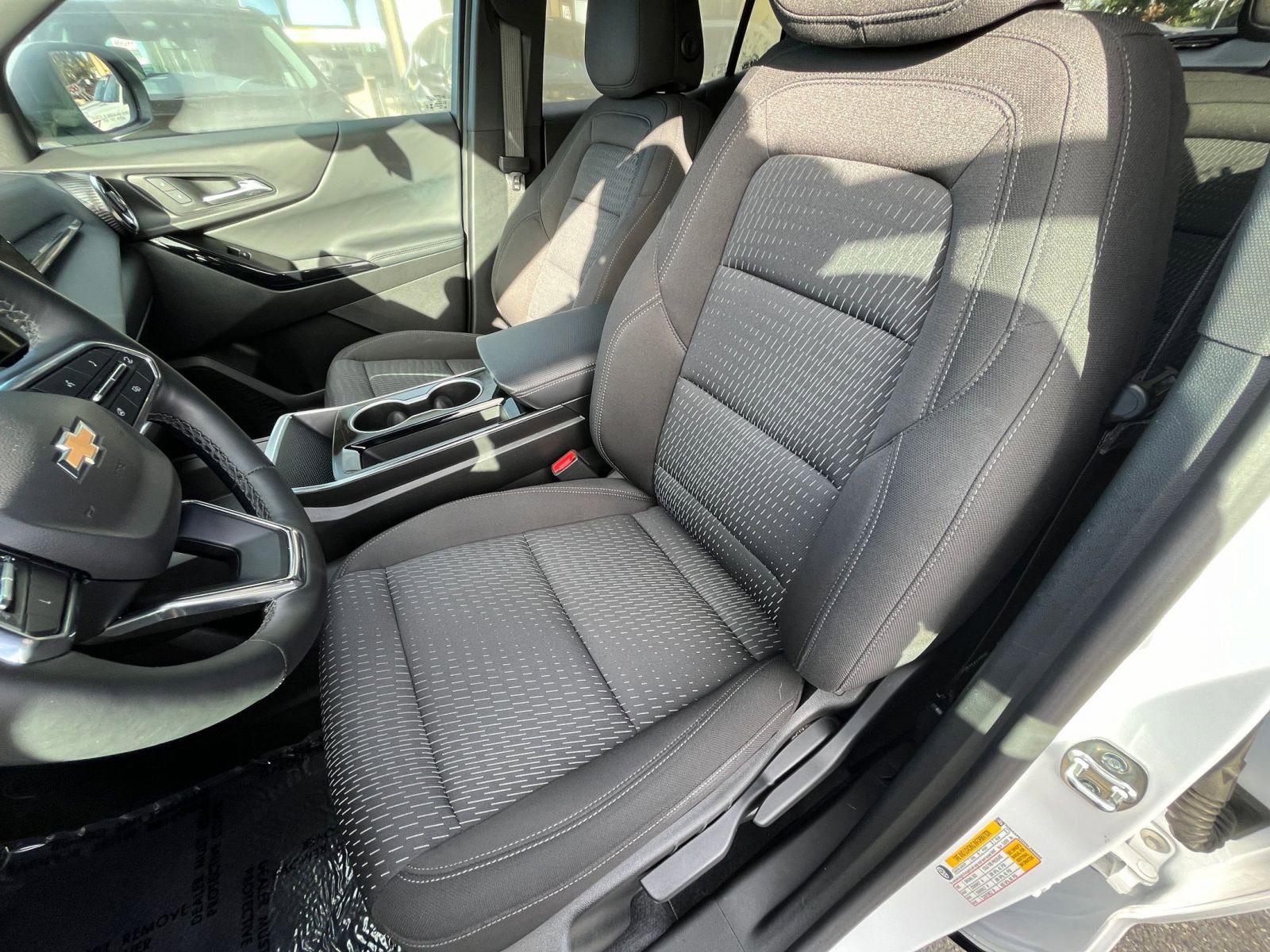 Used 2025 Chevrolet Equinox LT image 36