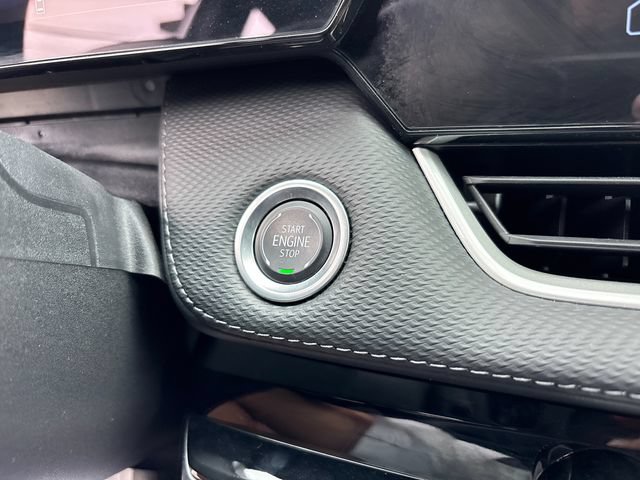 Used 2025 Chevrolet Equinox LT AWD/4WD image 17