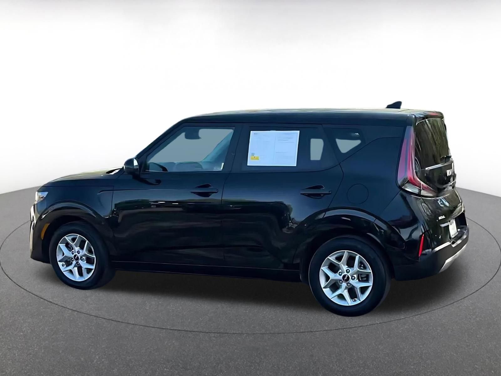 Used 2025 Kia Soul LX w/ LX Technology Package image 10