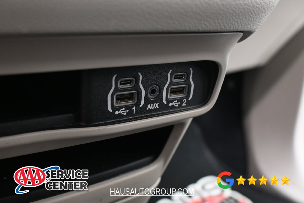 Used 2023 Chrysler Voyager LX FWD image 27