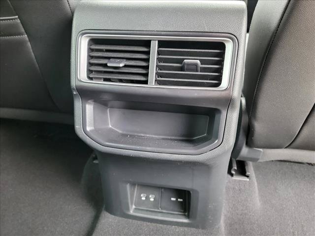 Used 2024 Volkswagen Atlas Cross Sport SE w/ Panoramic Sunroof Package FWD image 14