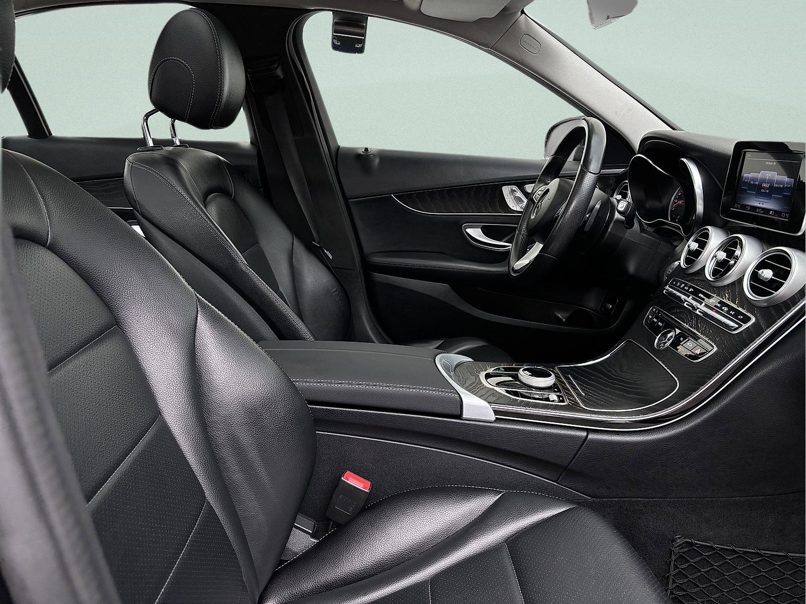 Used 2017 Mercedes-Benz C 300 4MATIC image 32