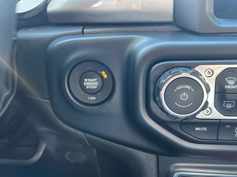 Used 2022 Jeep Wrangler Unlimited Sahara w/ Cold Weather Group image 18