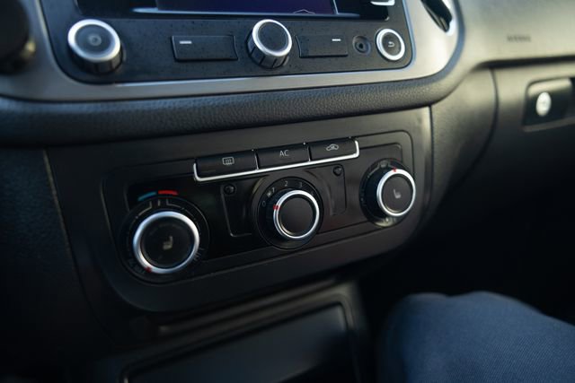 Used 2011 Volkswagen Tiguan SEL AWD/4WD image 26