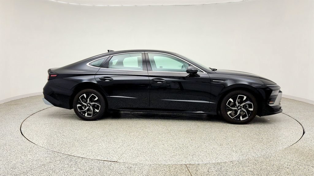 Used 2025 Hyundai Sonata SEL AWD/4WD image 4