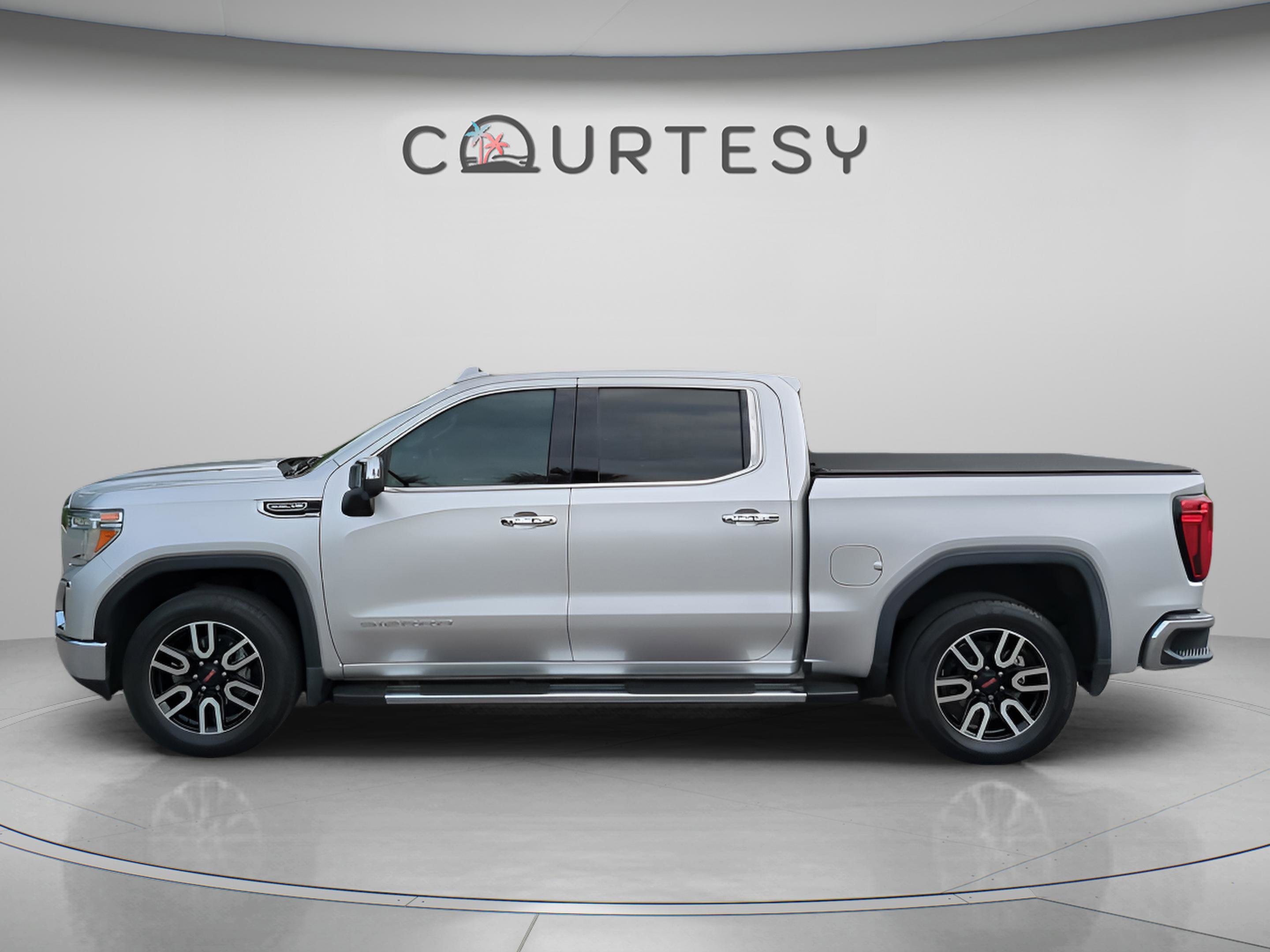 Used 2019 GMC Sierra 1500 SLT w/ SLT Premium Plus Package RWD image 4
