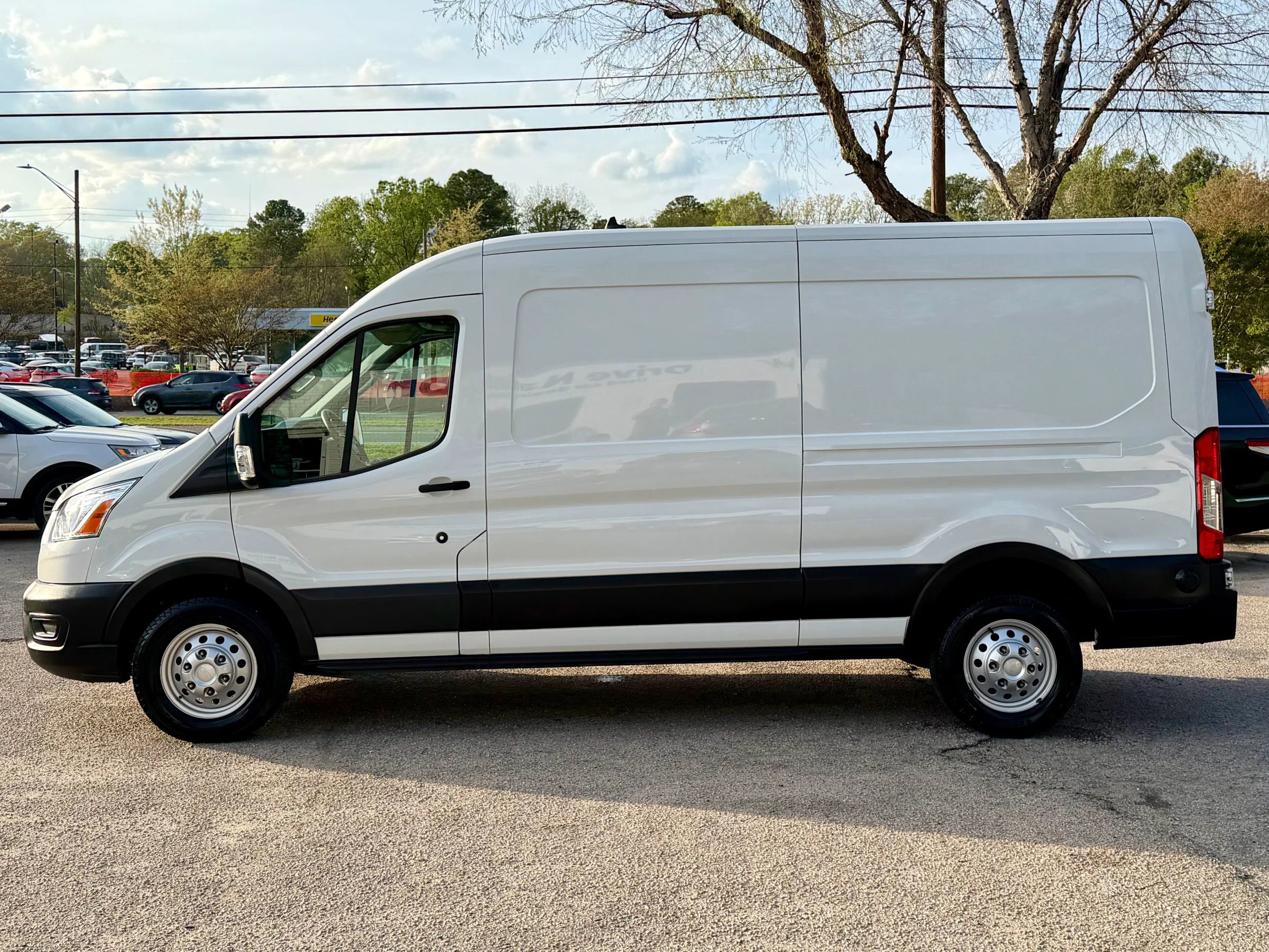 Used 2023 Ford Transit 250 Medium Roof AWD image 4