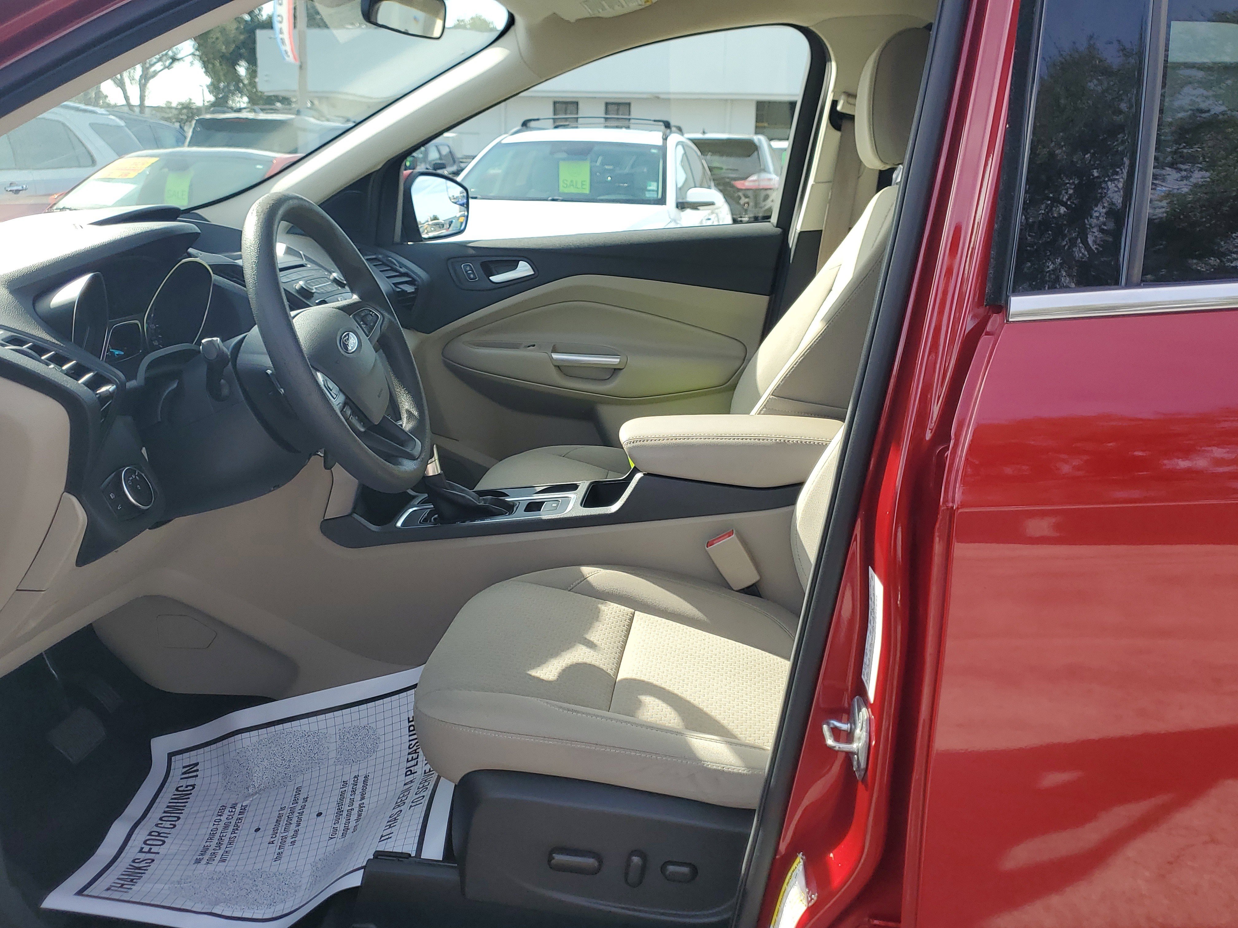 Used 2017 Ford Escape SE image 21