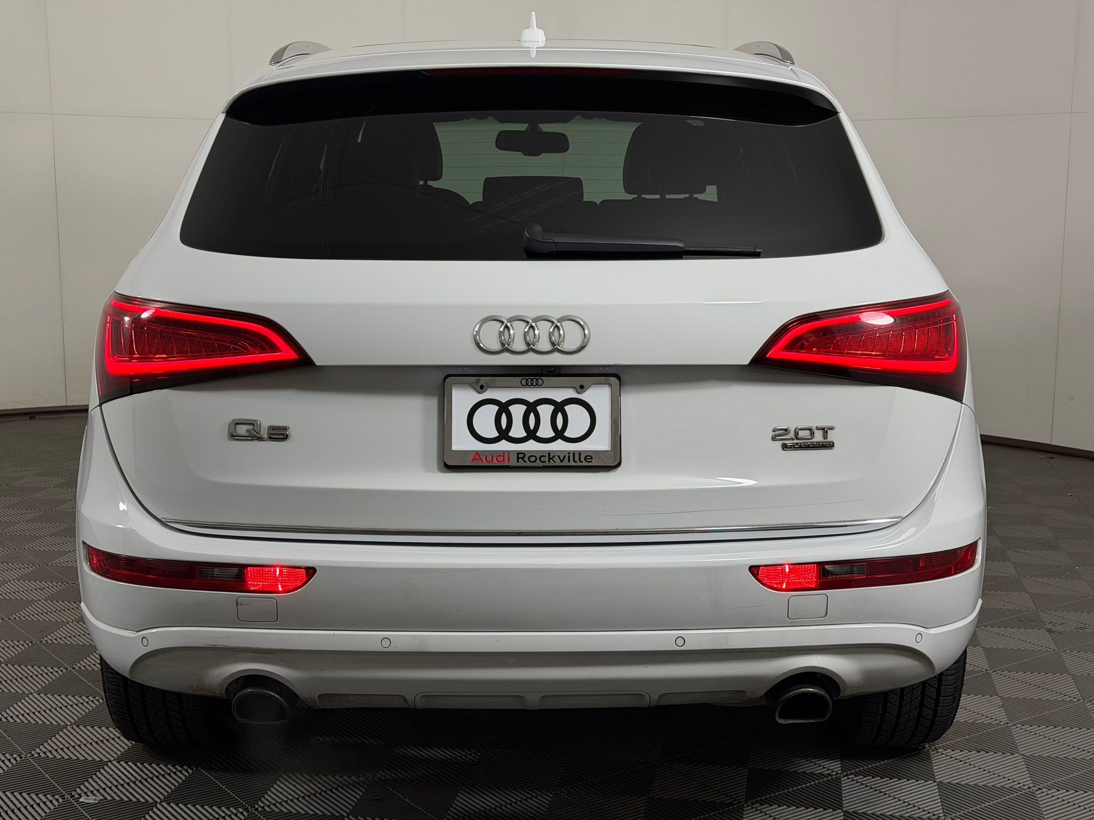 Used 2016 Audi Q5 2.0T Premium Plus w/ Technology Package AWD/4WD image 10