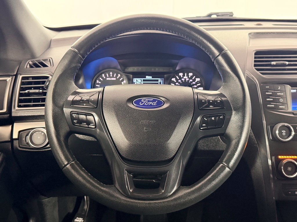 Used 2018 Ford Explorer XLT FWD image 12