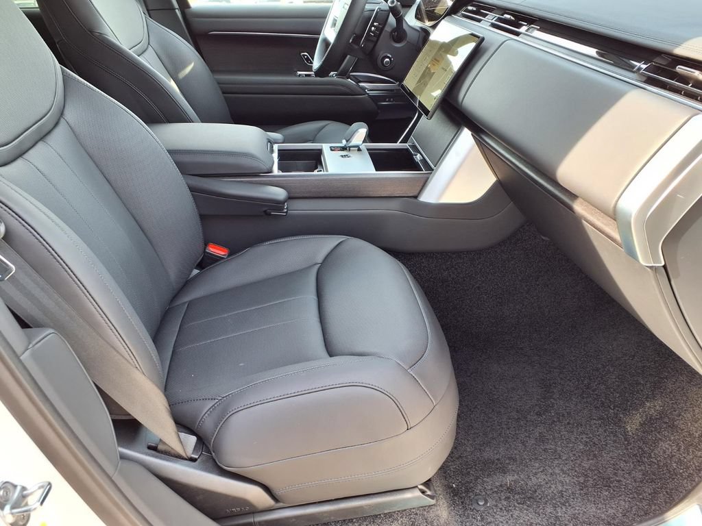 New 2026 Land Rover Range Rover Long Wheelbase SE AWD/4WD image 7