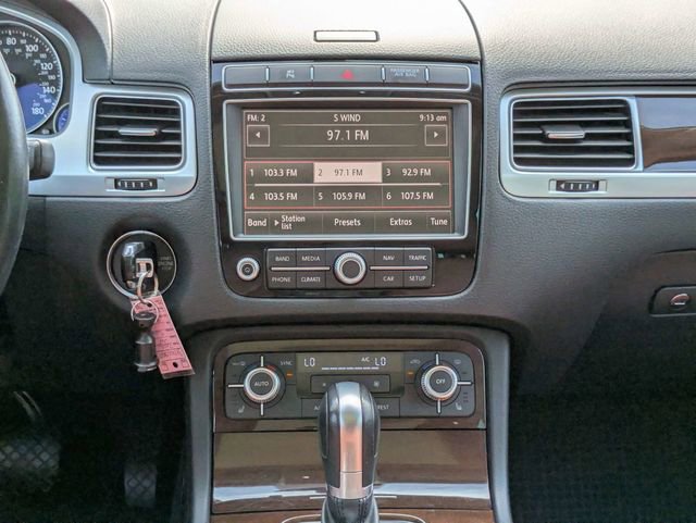 Used 2015 Volkswagen Touareg TDI AWD/4WD image 19