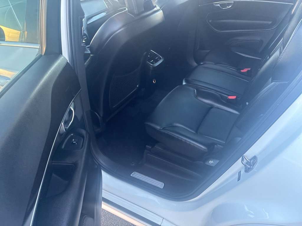 Used 2019 Volvo XC90 T5 Momentum w/ Multimedia Package image 7
