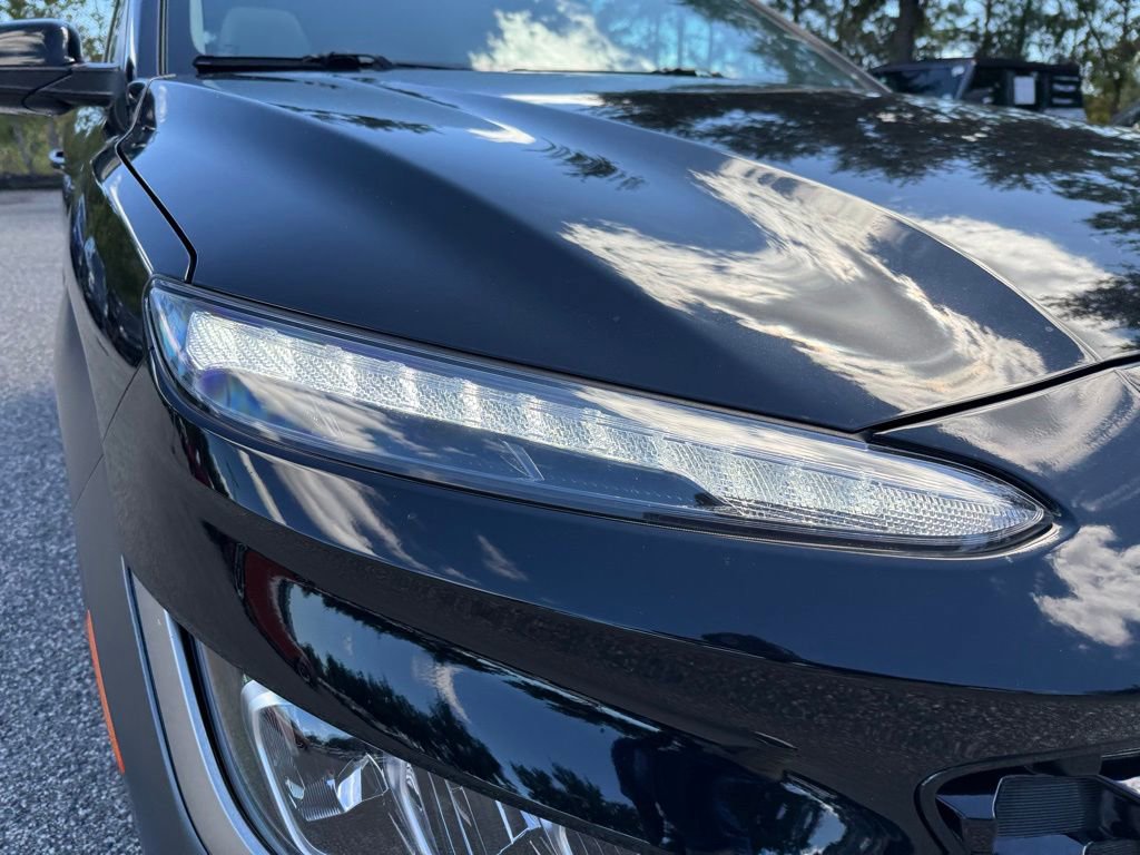 Used 2022 Hyundai Kona Limited image 4