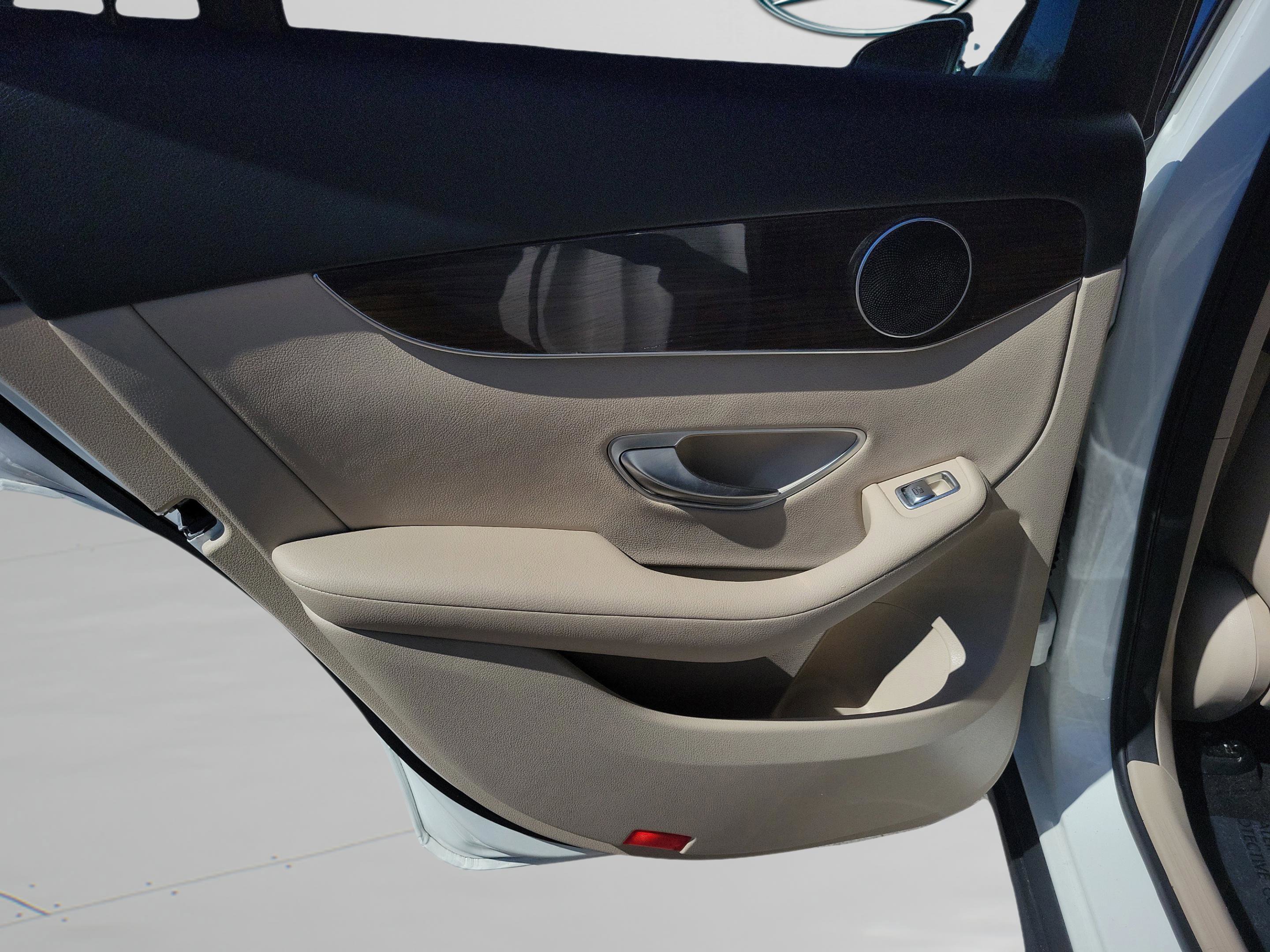 Used 2019 Mercedes-Benz GLC 300 image 25