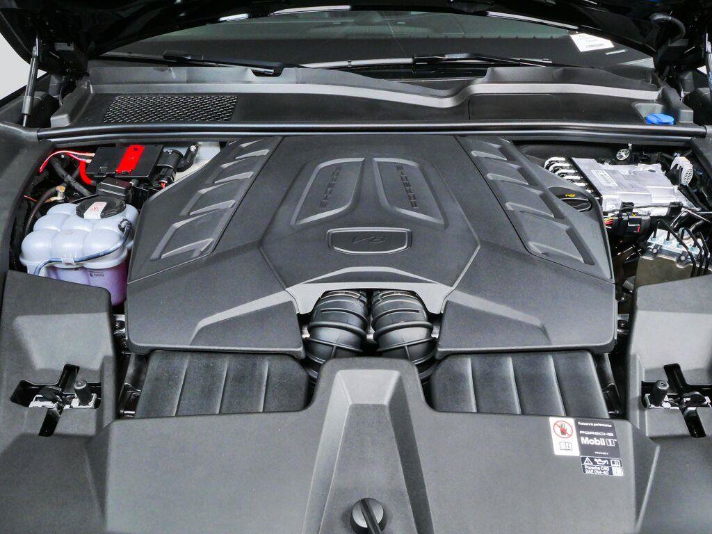 New 2026 Porsche Cayenne GTS AWD/4WD image 36