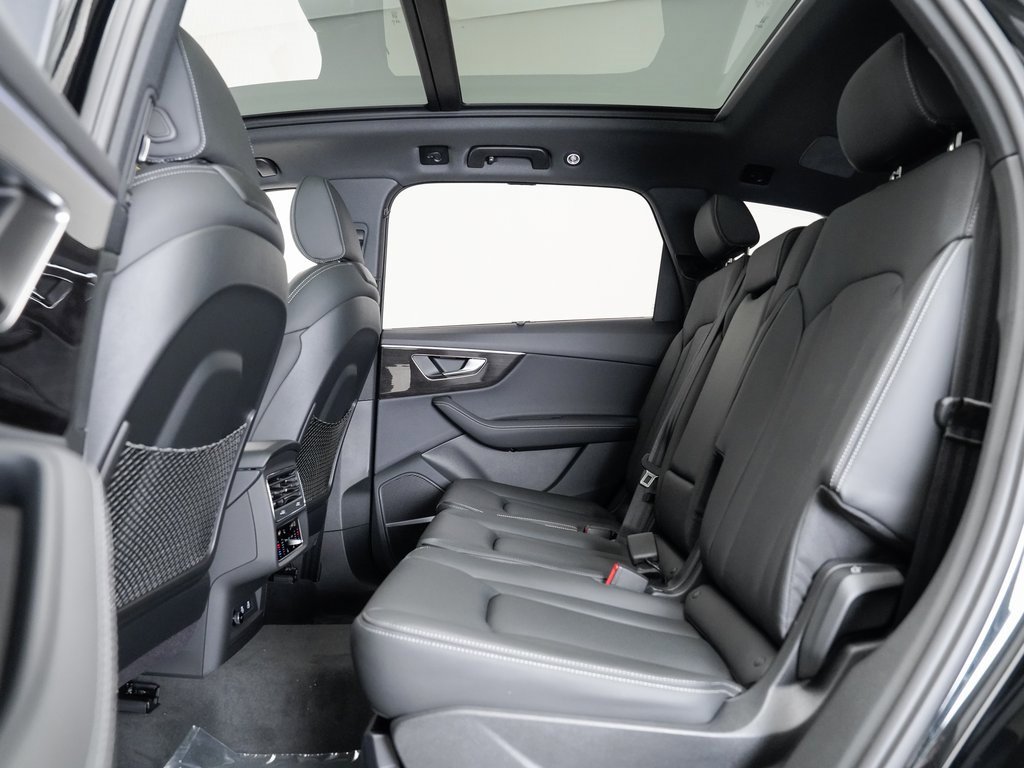 New 2025 Audi Q7 3.0T Prestige image 22