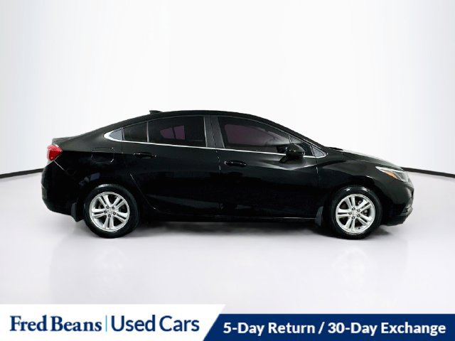 Used 2018 Chevrolet Cruze LT w/ Convenience Package FWD image 13