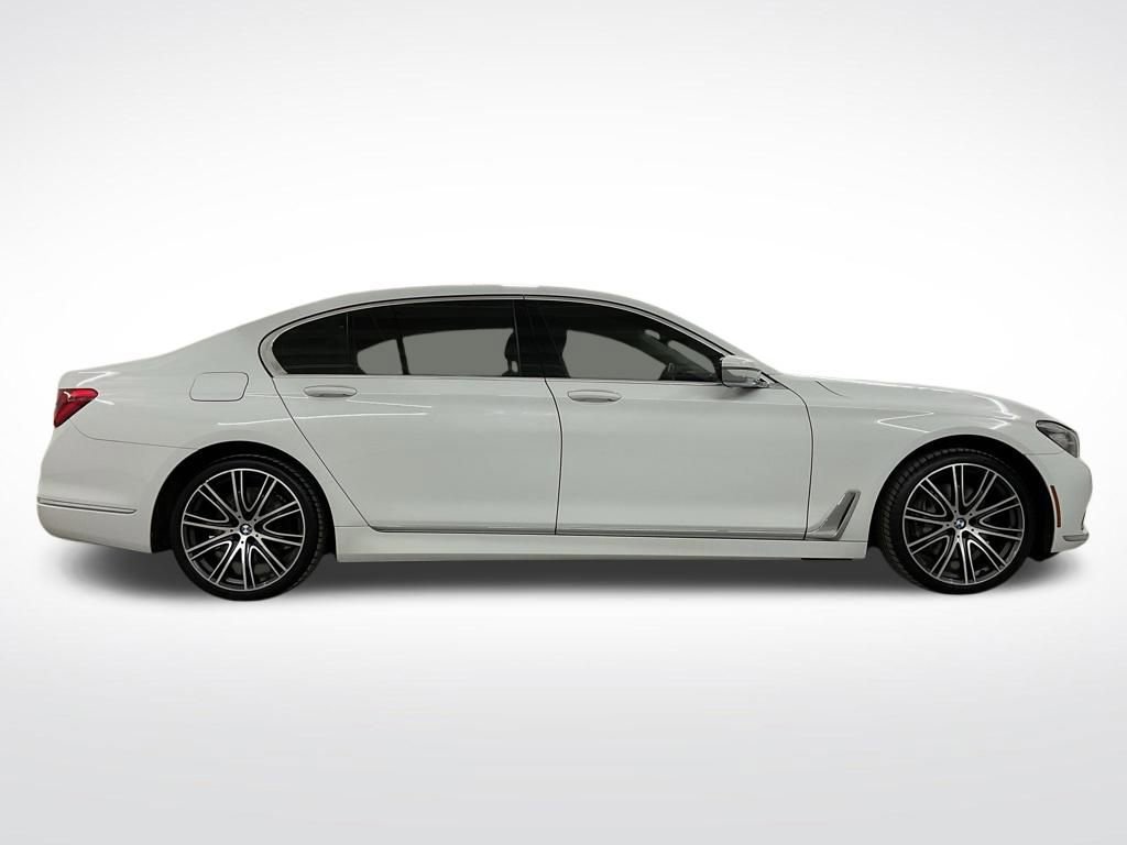 Used 2018 BMW 740i xDrive image 29