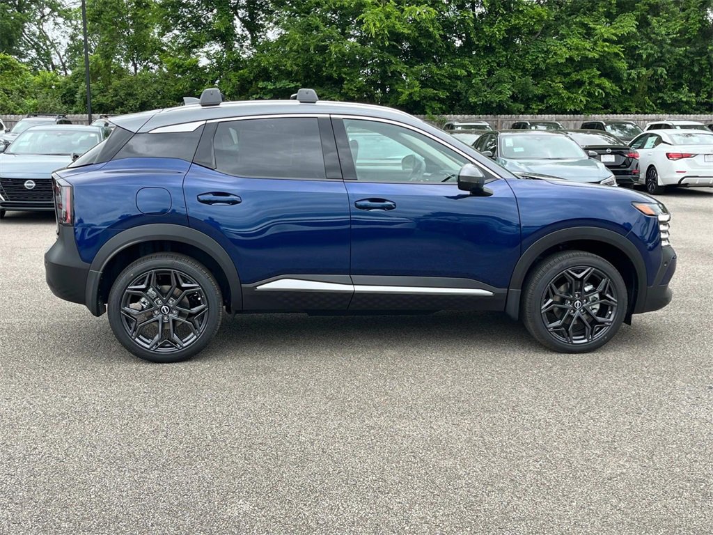 New 2025 Nissan Kicks SR image 3