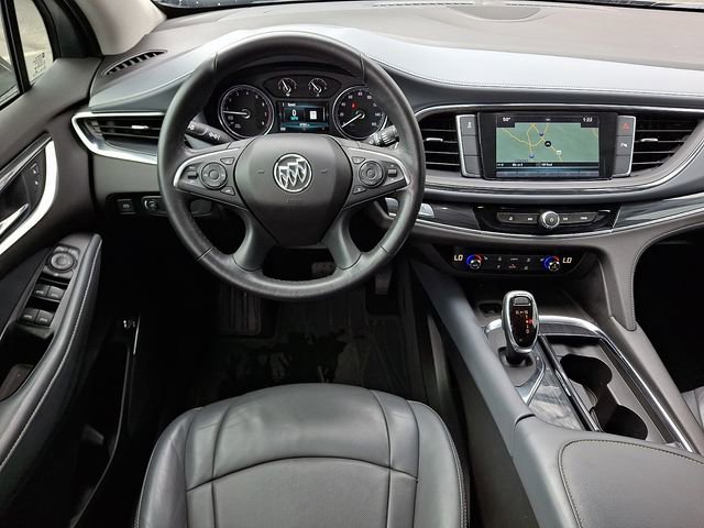 Used 2018 Buick Enclave Essence image 11