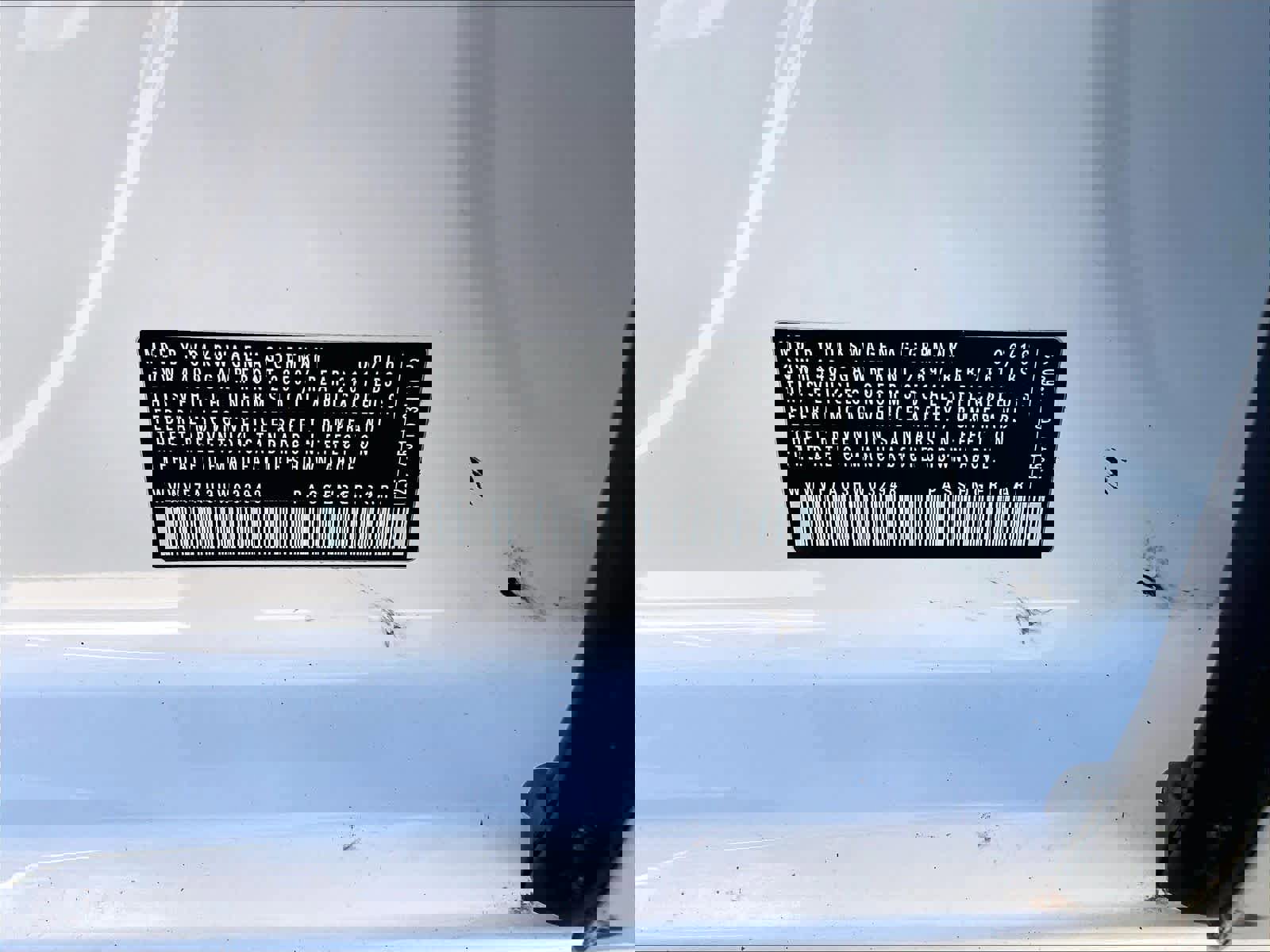 Used 2017 Volkswagen Golf R 4-Door image 32