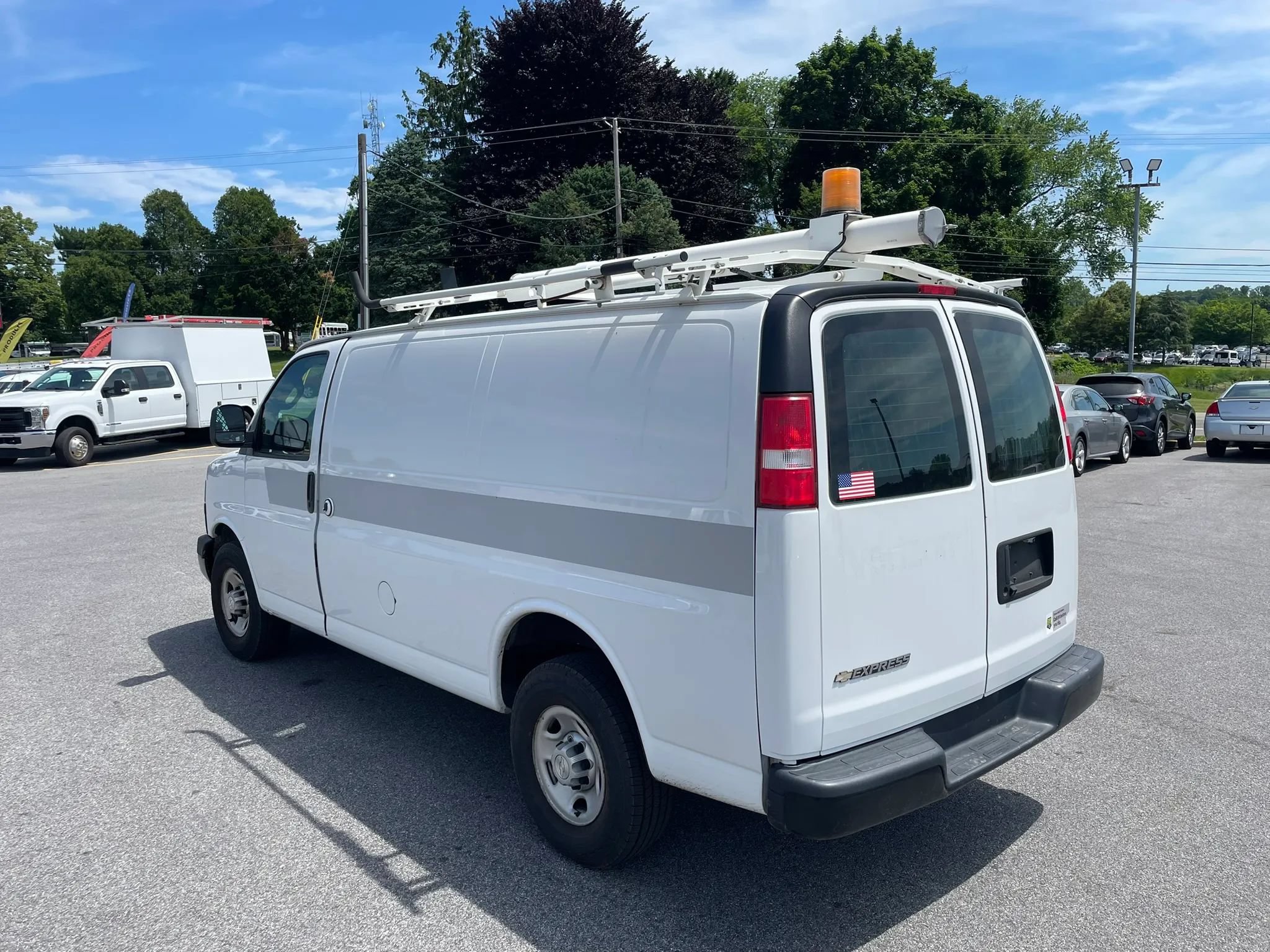 Used 2019 Chevrolet Express 2500 w/ Driver Convenience Package RWD image 8