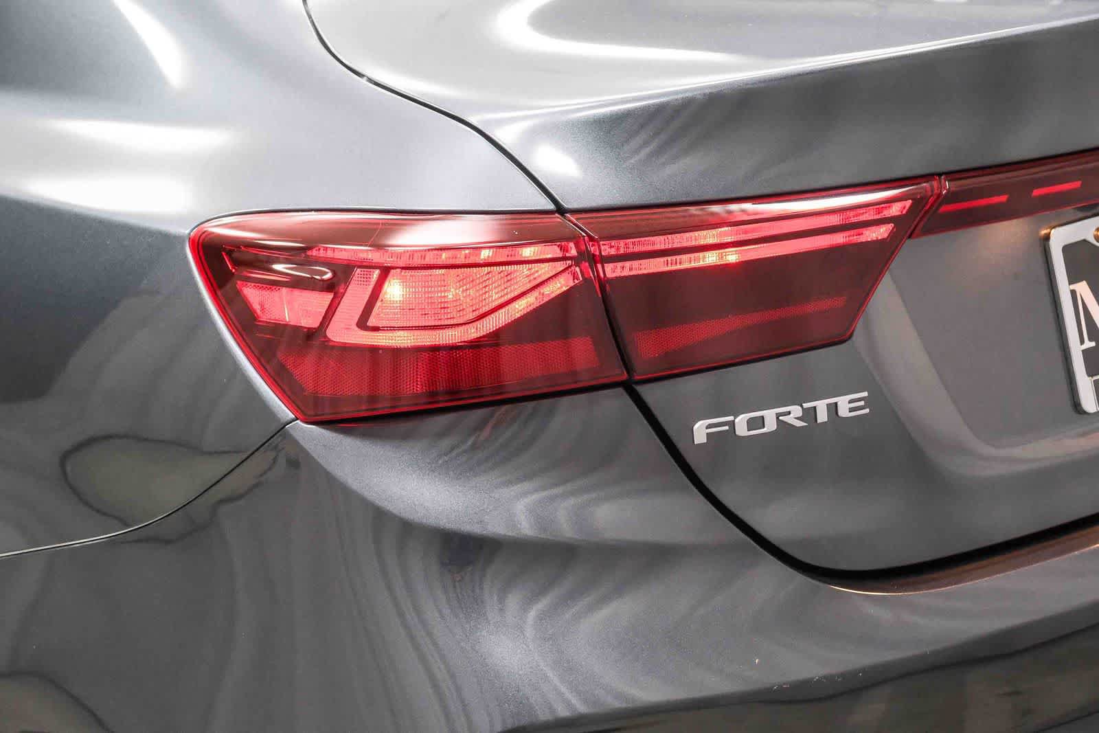 Used 2024 Kia Forte LXS w/ LXS Technology Package FWD image 7