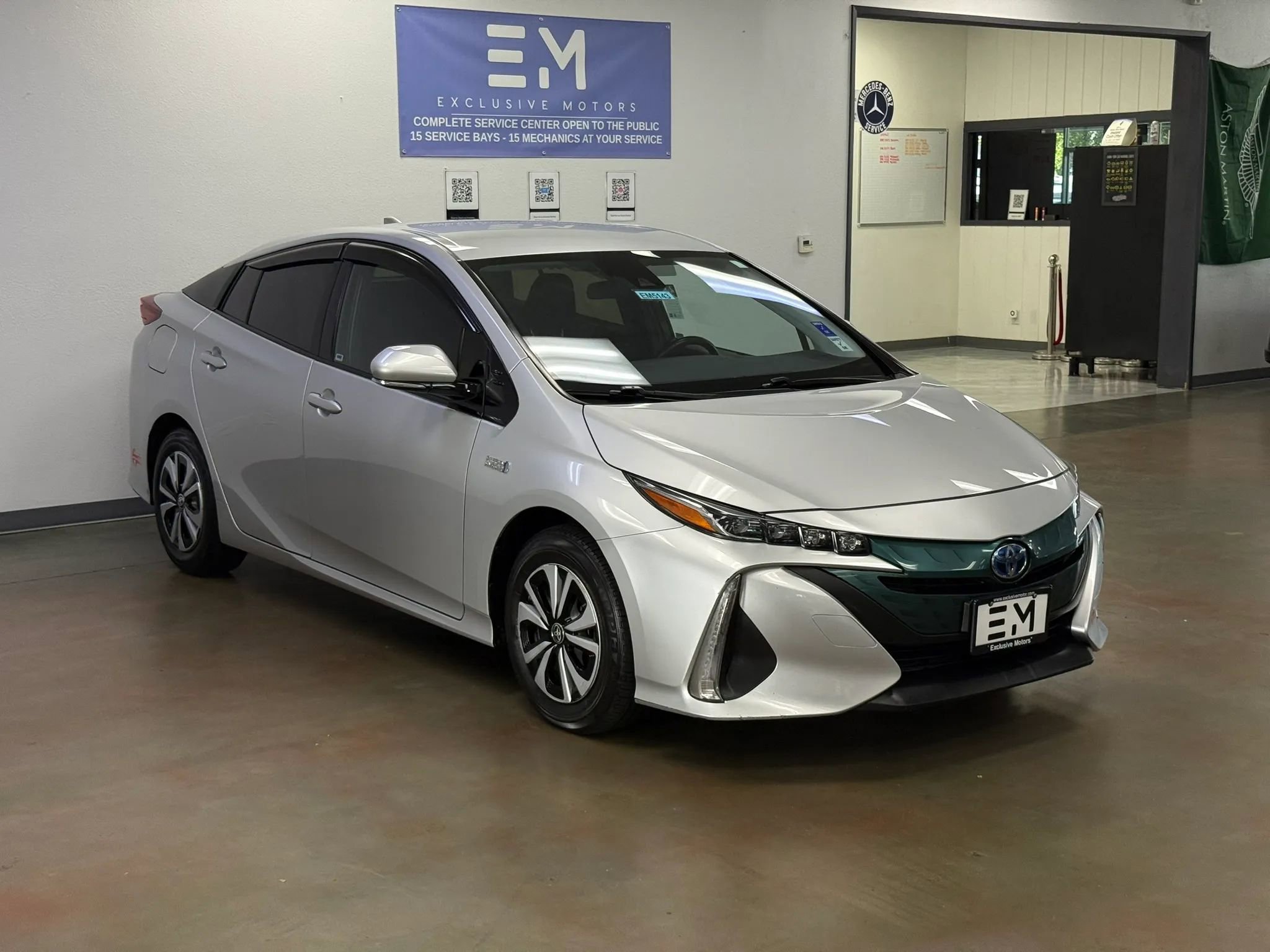 Used 2017 Toyota Prius Prime Plus image 2