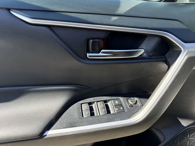 Used 2022 Toyota RAV4 XLE image 13