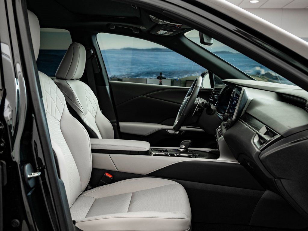 Certified 2023 Lexus RX 350h w/ Cold Area Package image 25